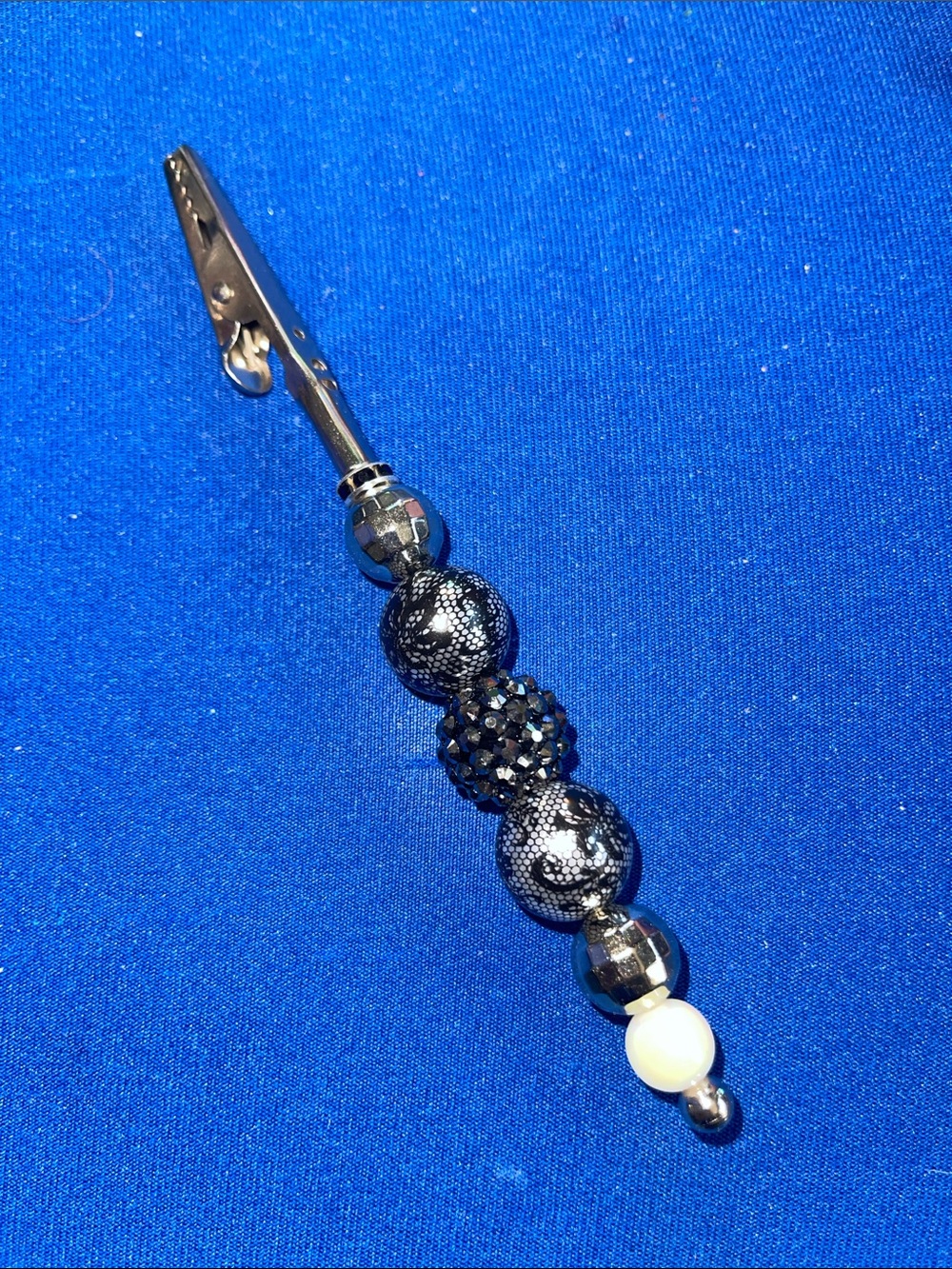 Black Beaded Alligator Clip Smoking Accessory